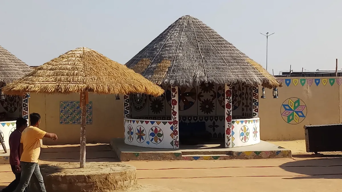 Lippan Art: The Mud Art of Gujarat and Its Secret to Desert Survival